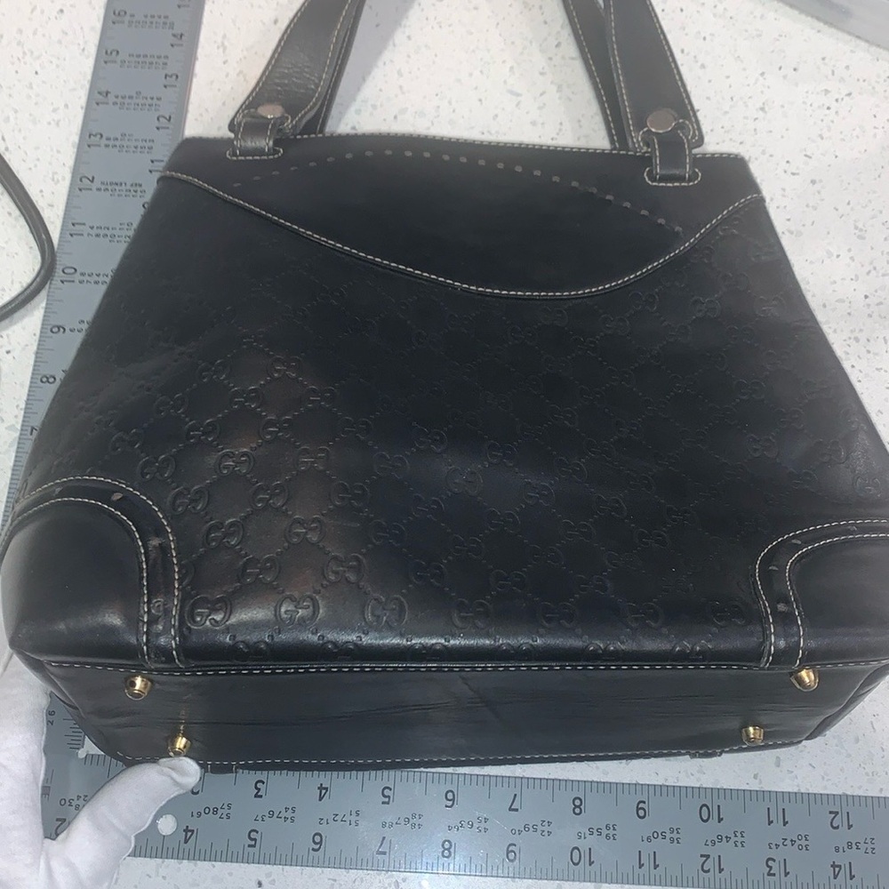 Gucci Vintage Black leather Debossed Shoulder Bag with Gold Hardware RARE - Picture 9 of 16